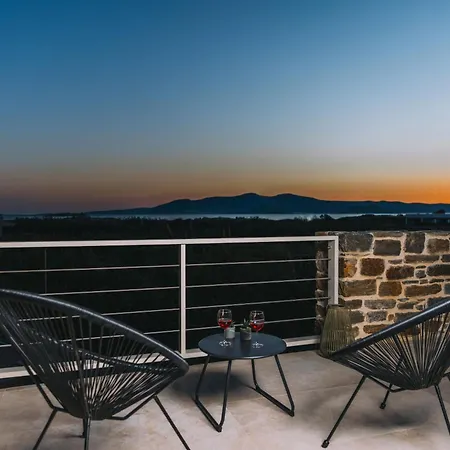 Naxos Cube *